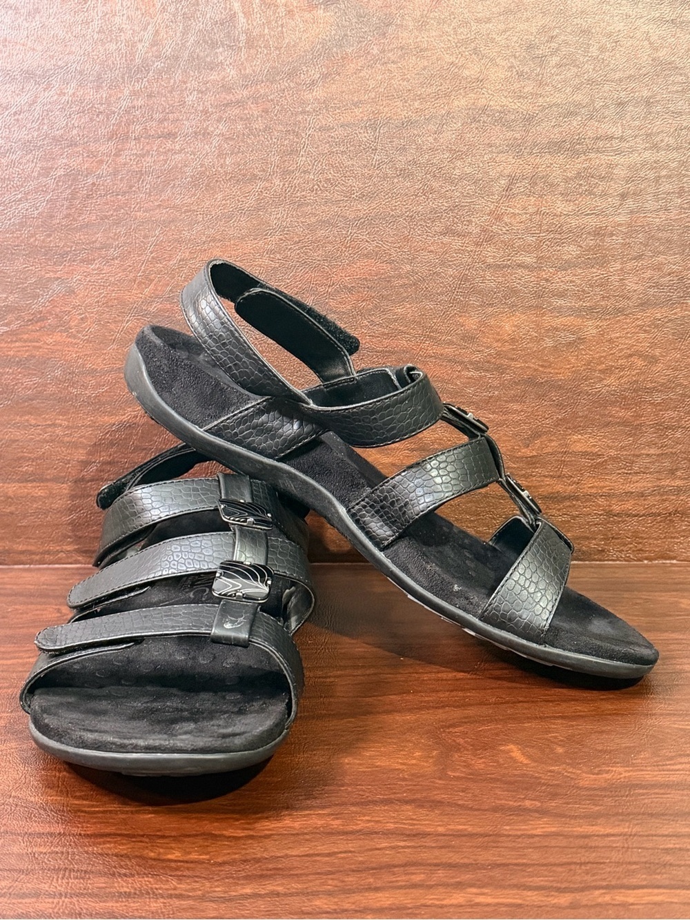 Vionic Women’s Sandals Black Strappy Comfort Slip On With Orthaheel Tech Size 11